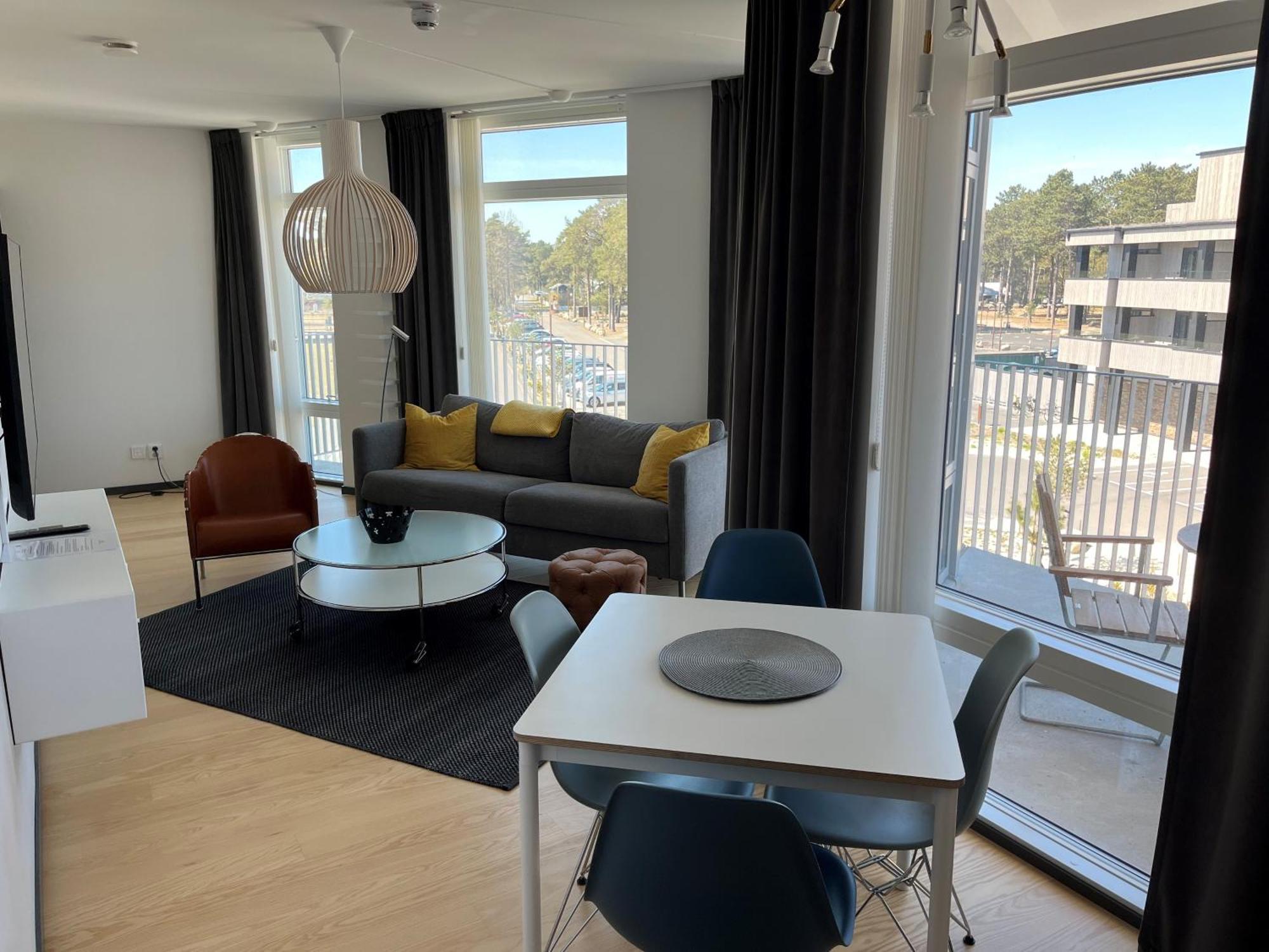 Ahusbrygga Apartment Hotel Екстериор снимка