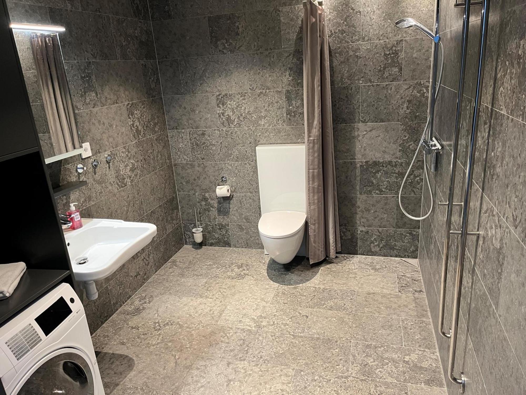 Ahusbrygga Apartment Hotel Екстериор снимка