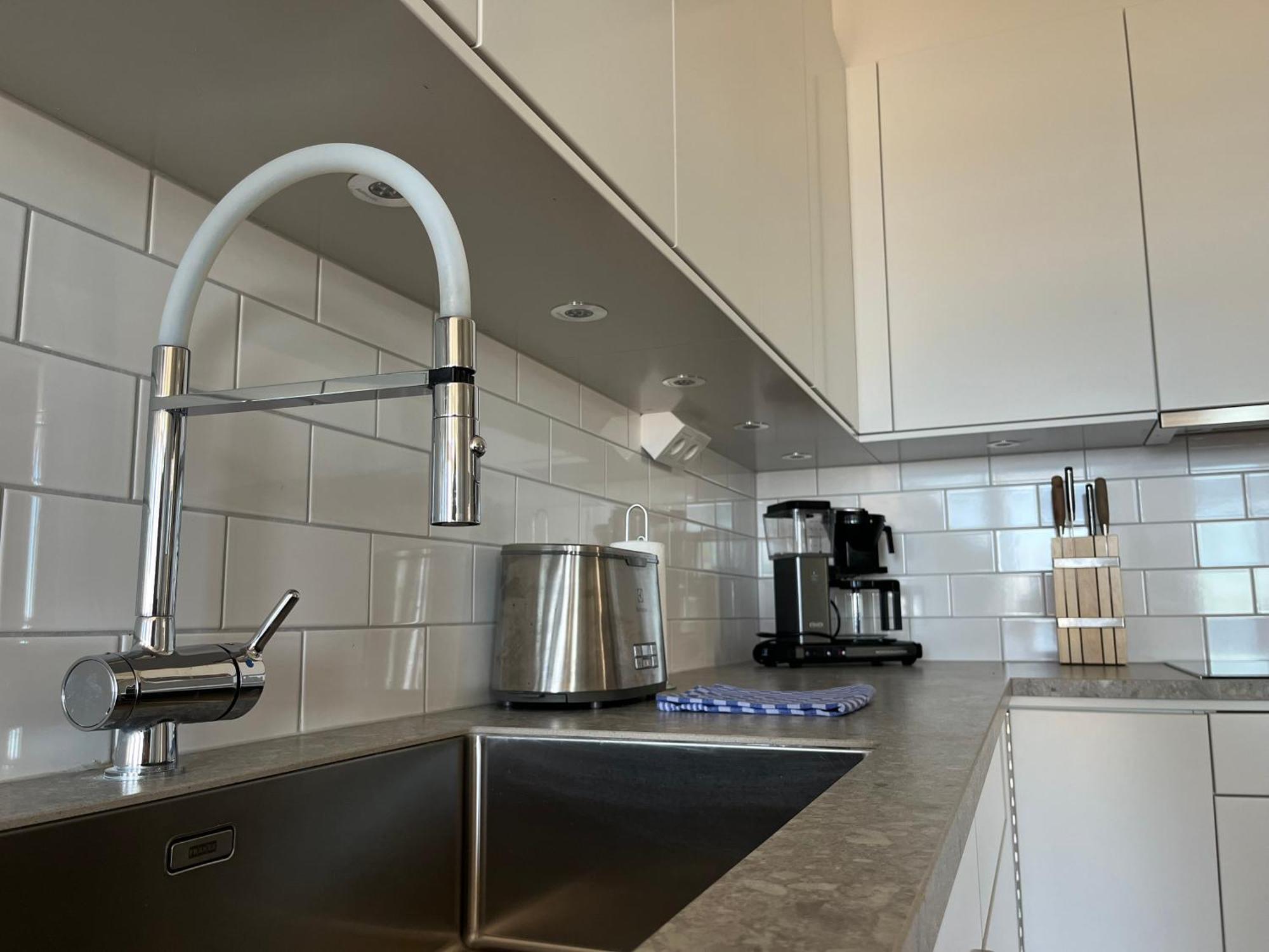 Ahusbrygga Apartment Hotel Екстериор снимка